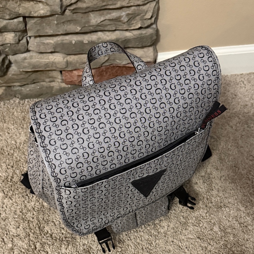 Stylish Gray Guess Backpack - Picture 10 of 10